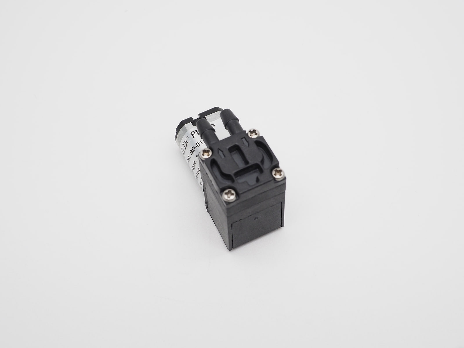 BD-01 short-motor pump, top three-quarter view