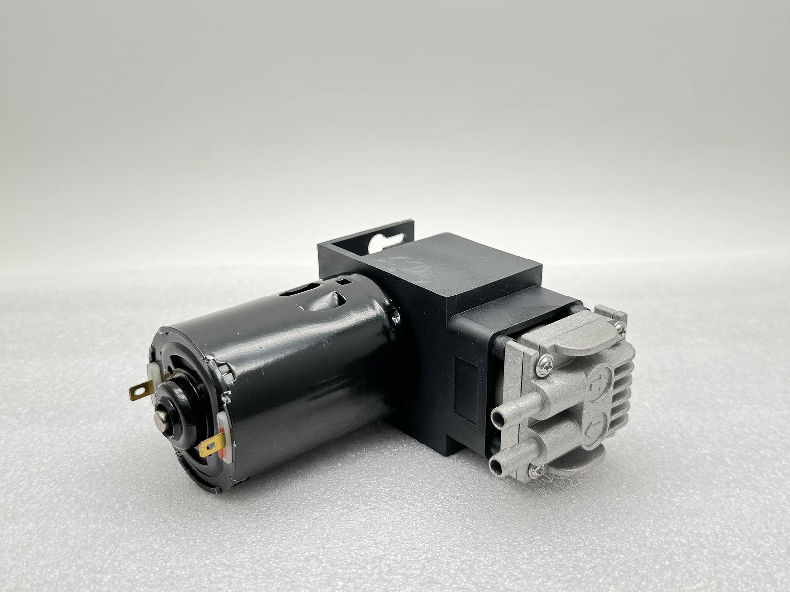 BD-79 compact piston pump
